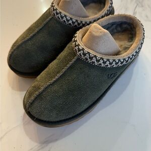 UGG Tasman Forest Green Suede Slipper